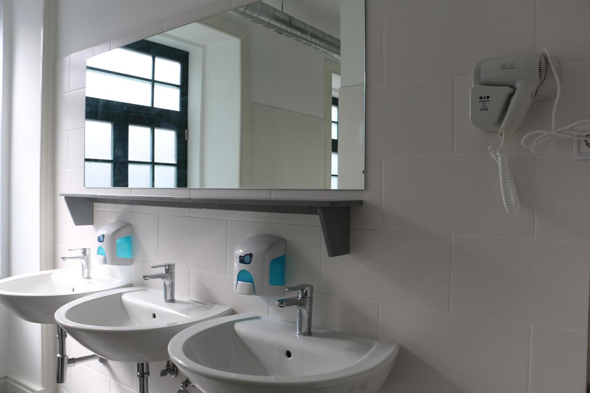 Bed in 6-Bed Dormitory Room,996169249:JPEG